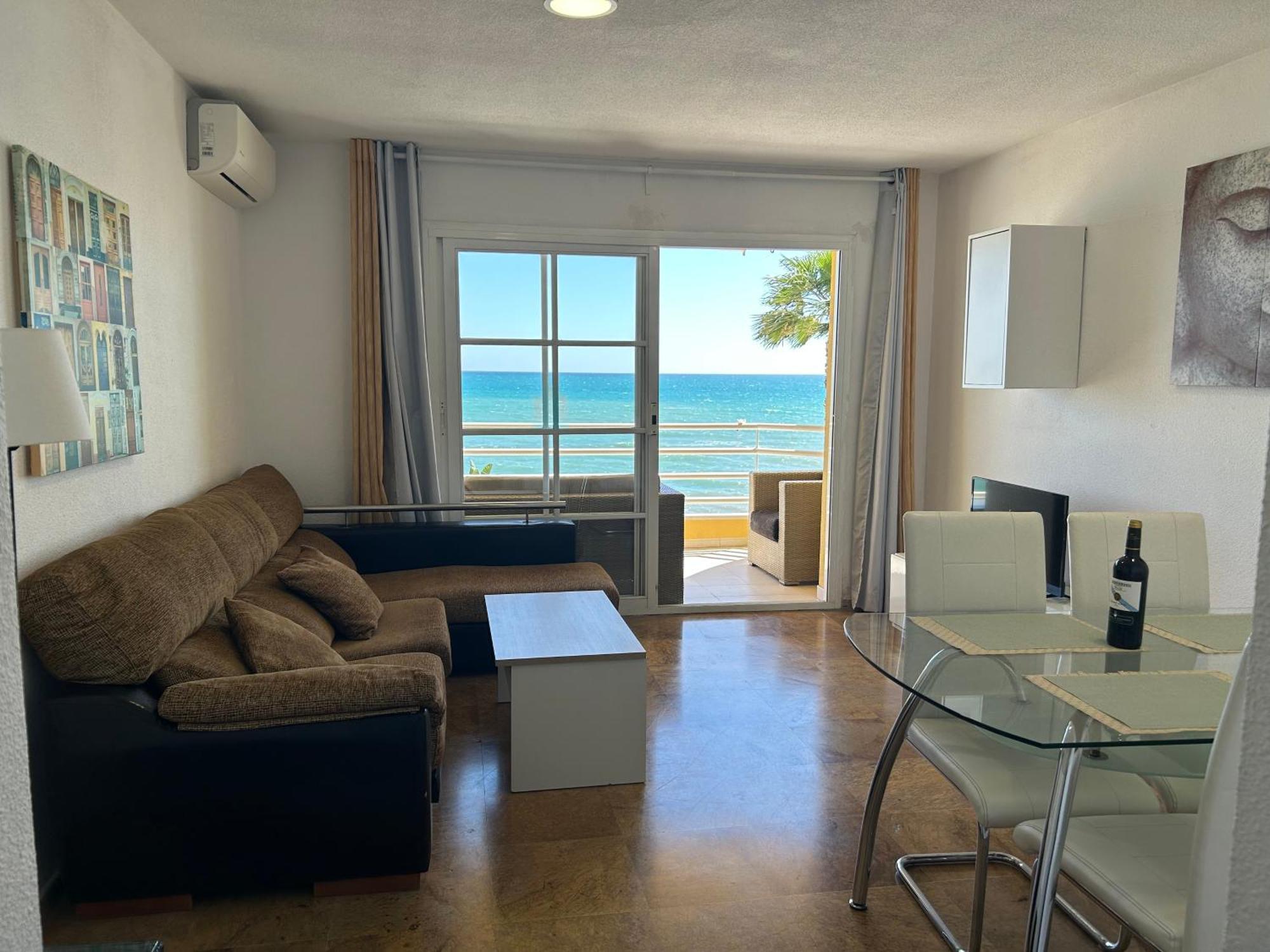 Apartamento Frente Al Mar,Primera Linea De Playa Рінкон-де-ла-Вікторія Екстер'єр фото